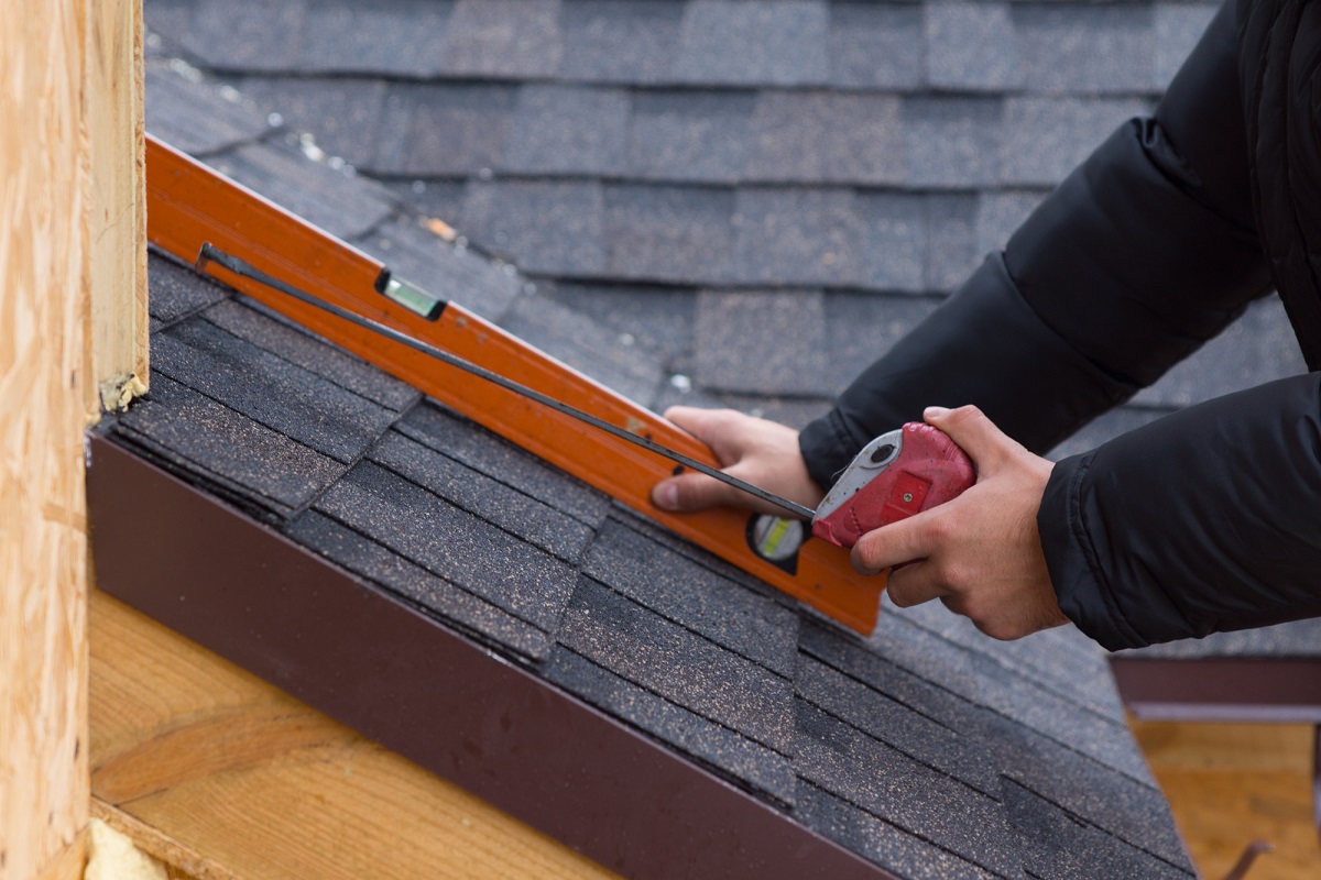 Roof replacement can be a pain, but you never want to put it off if it's necessary. Here are five signs your home needs a new roof.