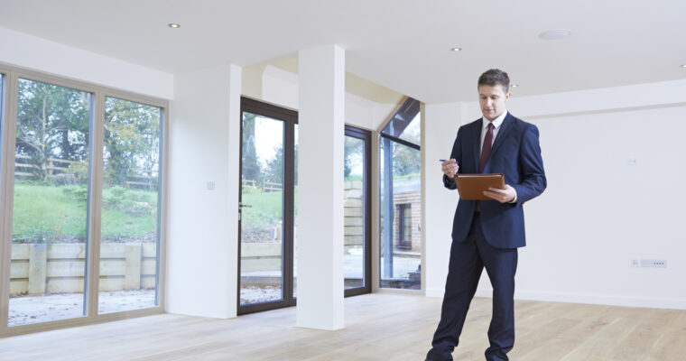 Don't go into real estate investing blind. If you're new to the real estate investment world then you have to read our real estate investment guide.