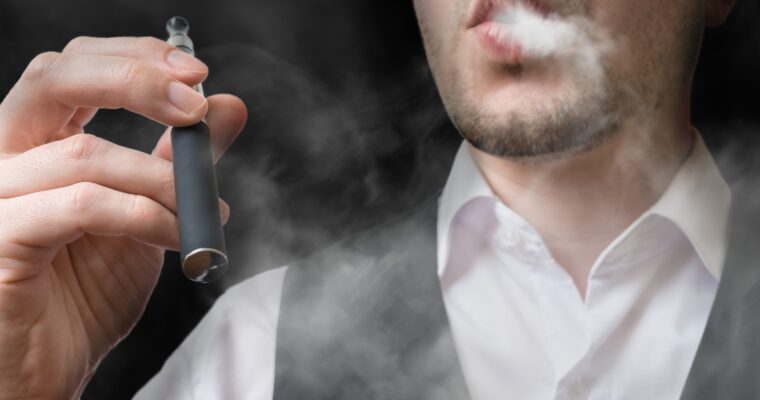 If you're just getting started with vaping, you may wonder how to go about choosing the best vape pen starter kit. Learn everything you need to know here.