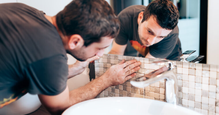 Giving your bathroom a new look that works for your needs requires knowing what not to do. Here are common bathroom remodeling mistakes and how to avoid them.