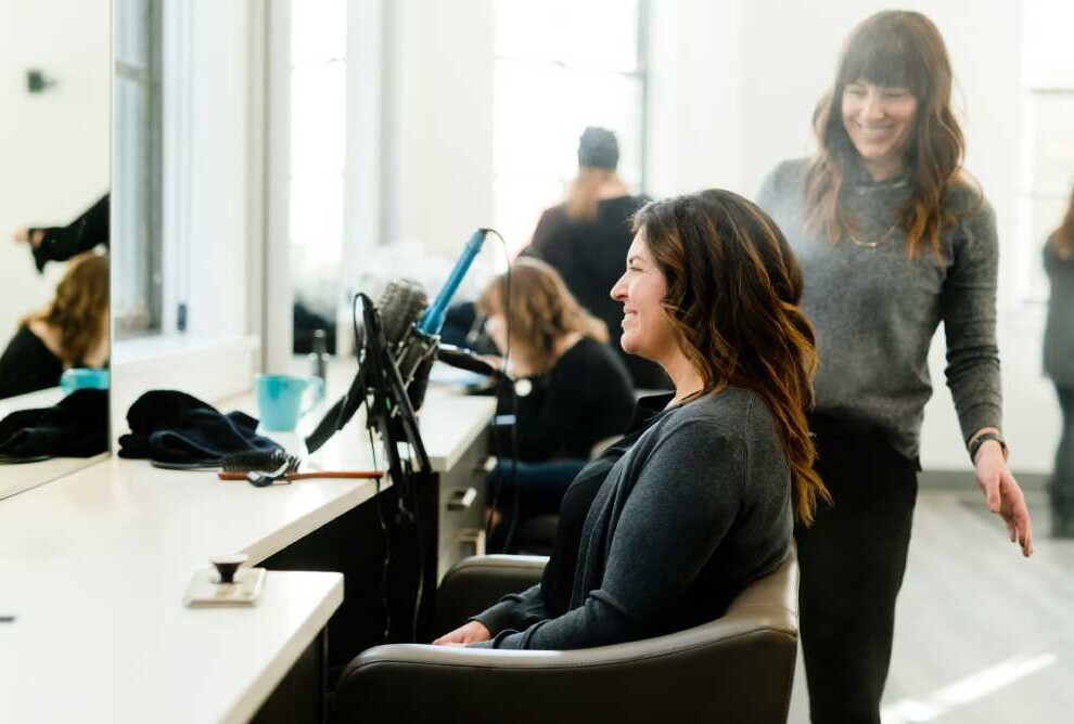 Ultimate Guide to Choosing the Right Cosmetology School